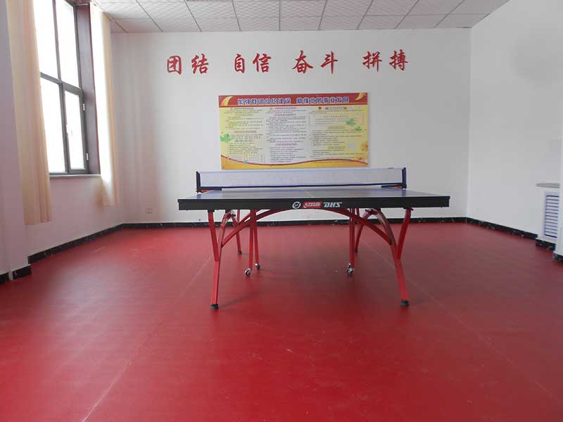 塑膠運動地板適合地暖場所鋪設嗎？