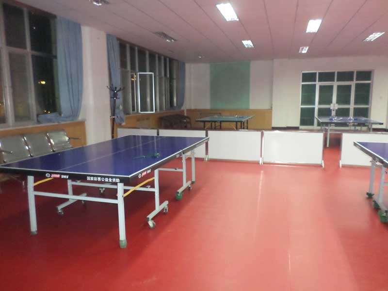 塑膠運動地板適合地暖場所鋪設嗎？